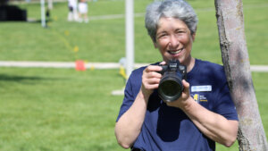 Veronica Adrover holding her camera