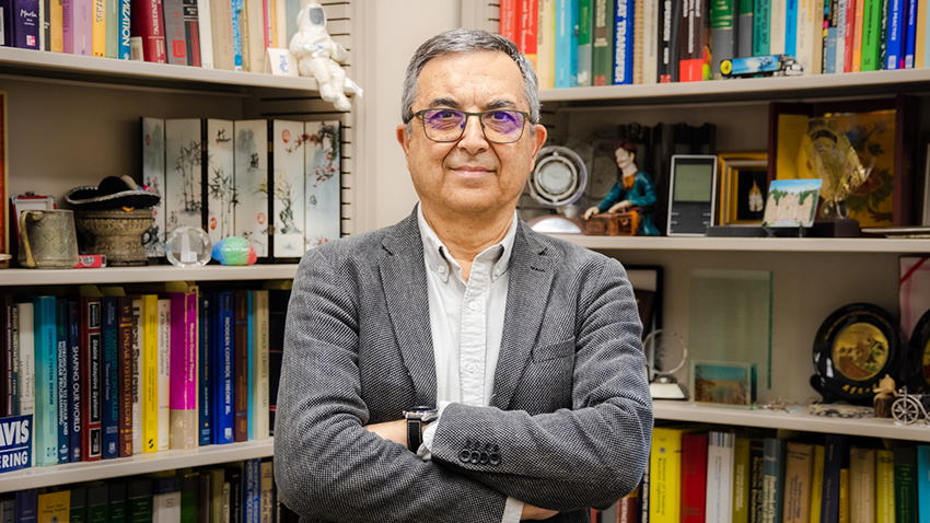 Ahmet headshot
