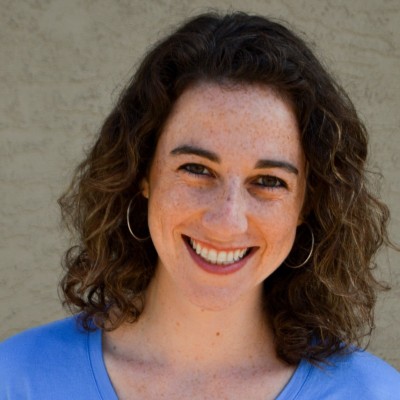 Maia Ferdman headshot 